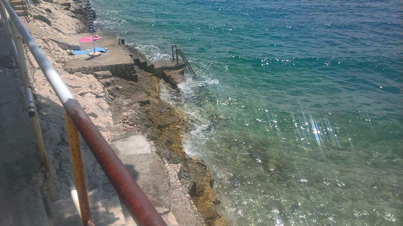 דרבניק Drvenik, Apartman 1M From Sea מראה חיצוני תמונה